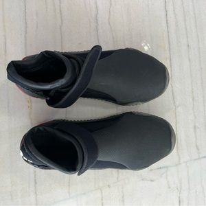 GILL youth junior sailing boots sz 2.5-3.5 us